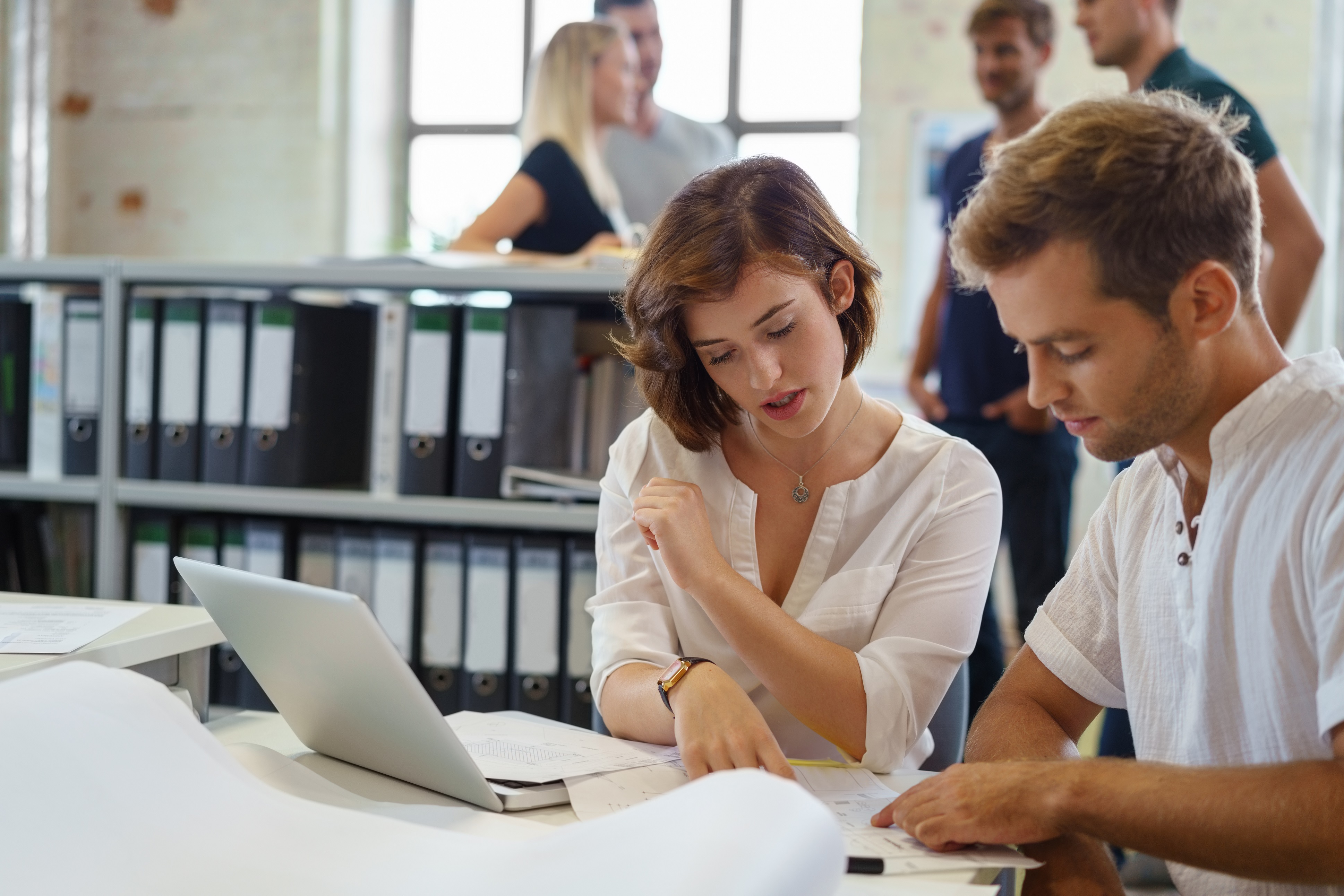 Zarządzanie zmianą w firmie: jakie czynniki zasługują na uwagę?